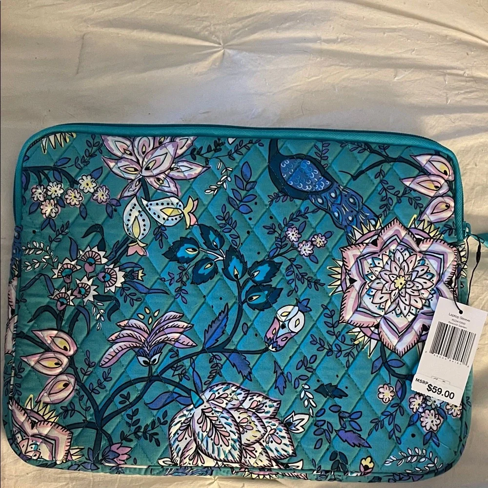 NWT Vera Bradley Quilted Laptop Sleeve in Peacock Garden
